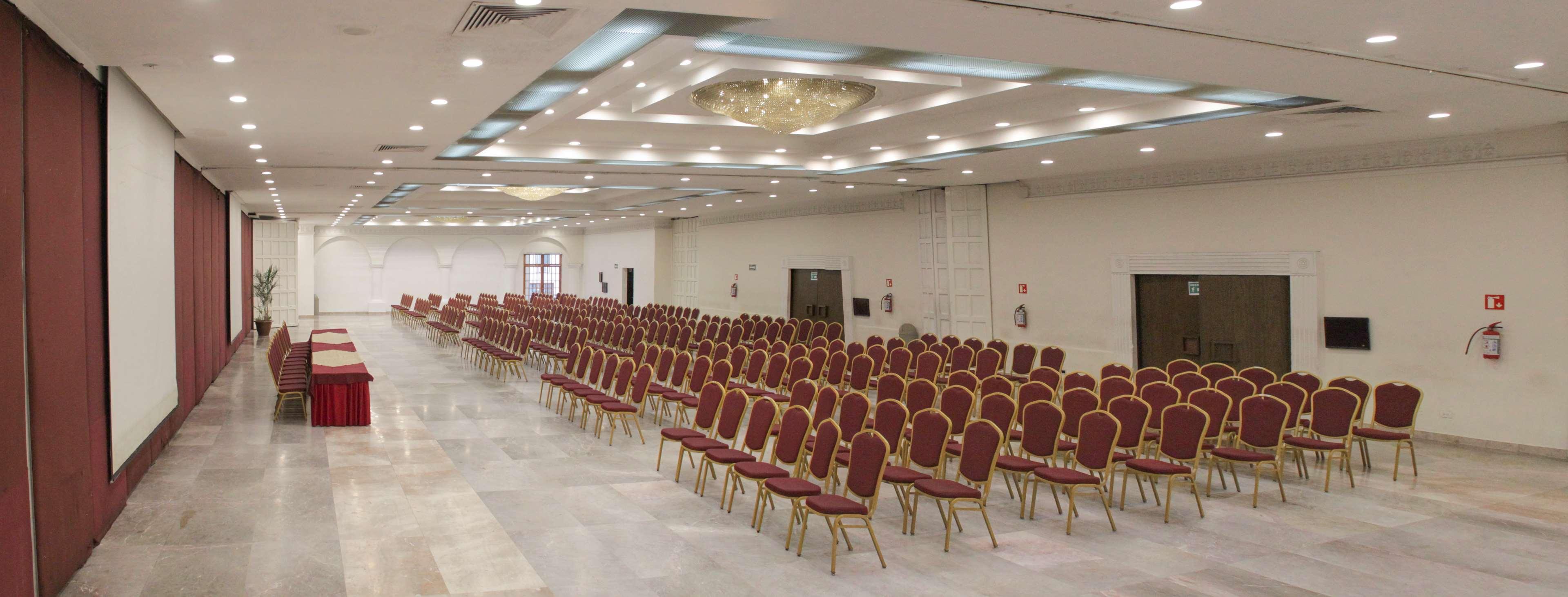Radisson Hotel & Convention Center Toluca Exterior photo