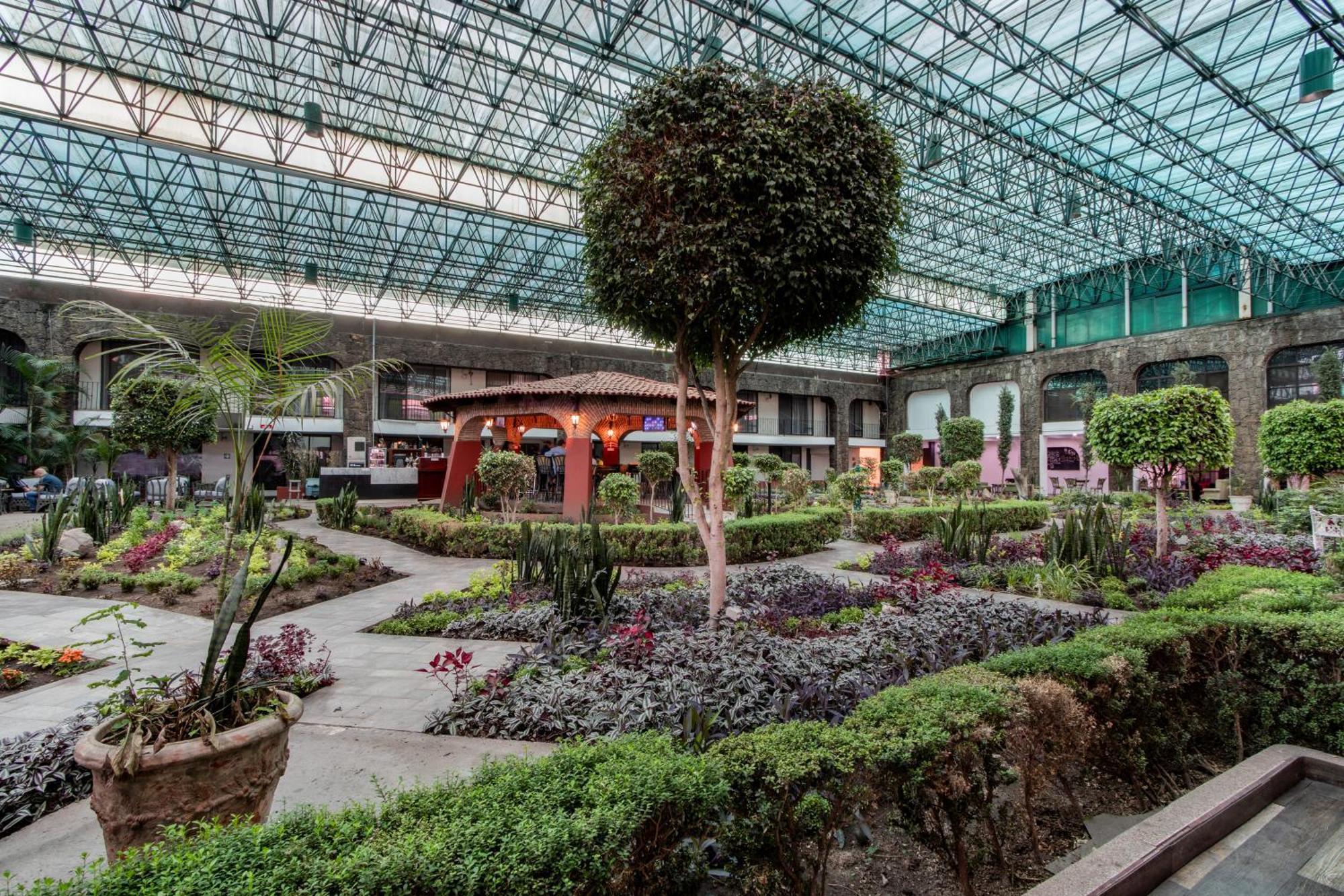 Radisson Hotel & Convention Center Toluca Exterior photo