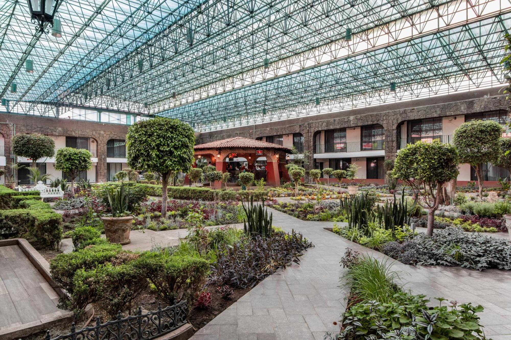 Radisson Hotel & Convention Center Toluca Exterior photo