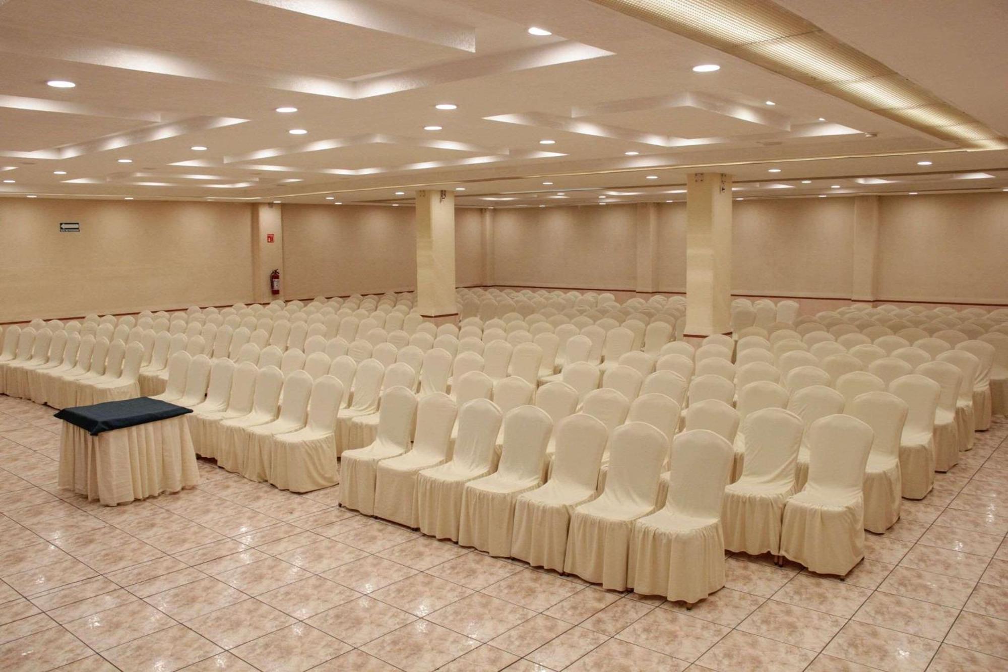 Radisson Hotel & Convention Center Toluca Exterior photo